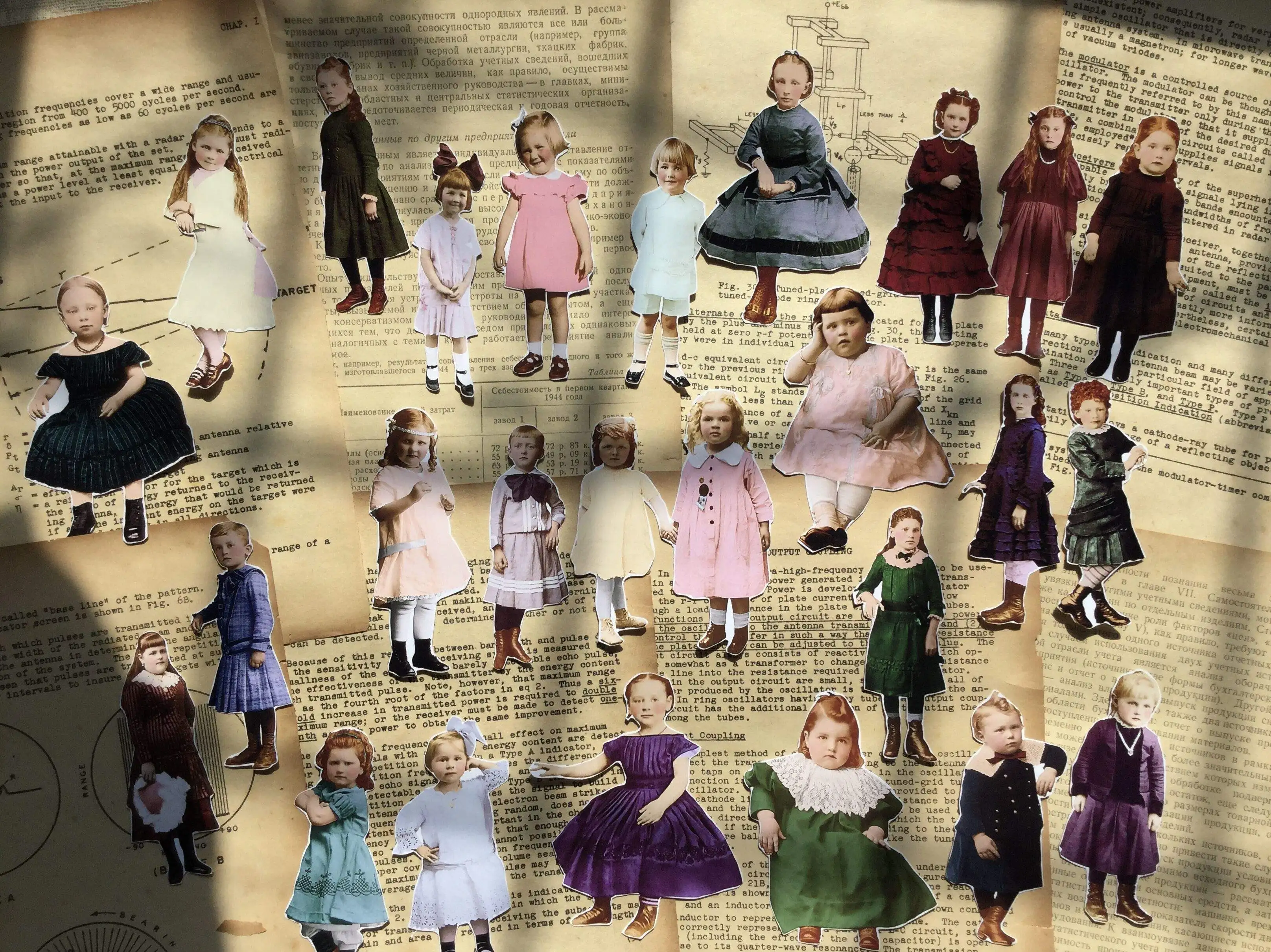 25PCS Vintage Girl Stickers Crafts And Scrapbooking stickers book Student label Decorative sticker DIY Stationery
25PCS Vintage Girl Stickers Crafts And Scrapbooking stickers book Student label Decorative sticker DIY Stationery