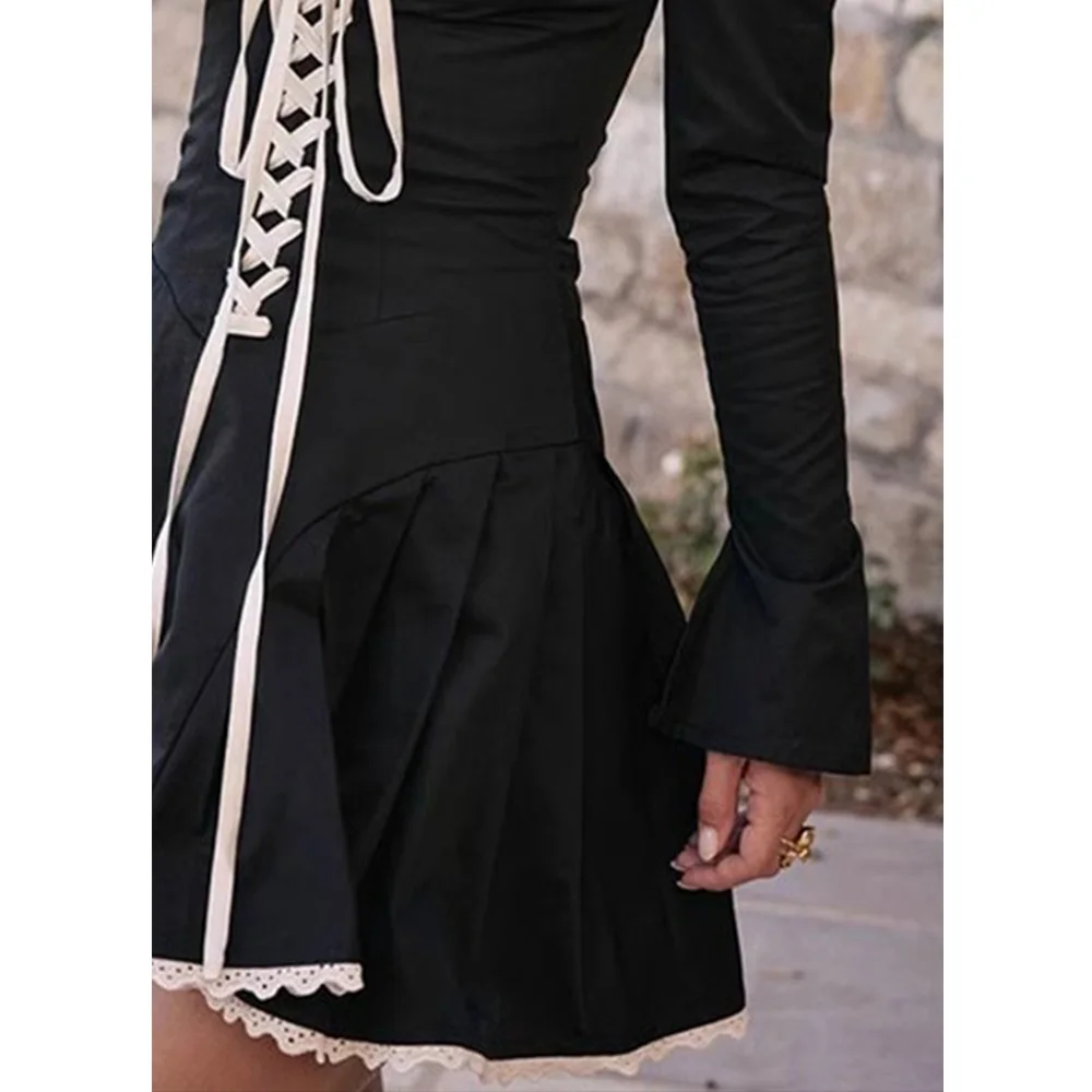 French retro temperament long-sleeved dress waisted thin niche straps Hepburn style pleated short skirt female 
French retro temperament long-sleeved dress waisted thin niche straps Hepburn style pleated short skirt female