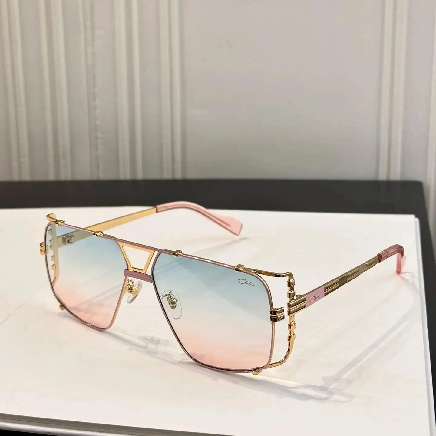 

Newest Brand Women Men Sunglasses Luxury Design Alloy Frame UV400 Polarized Gradient Casual For Unisex Eyeglasses CAZAL MOD9093
