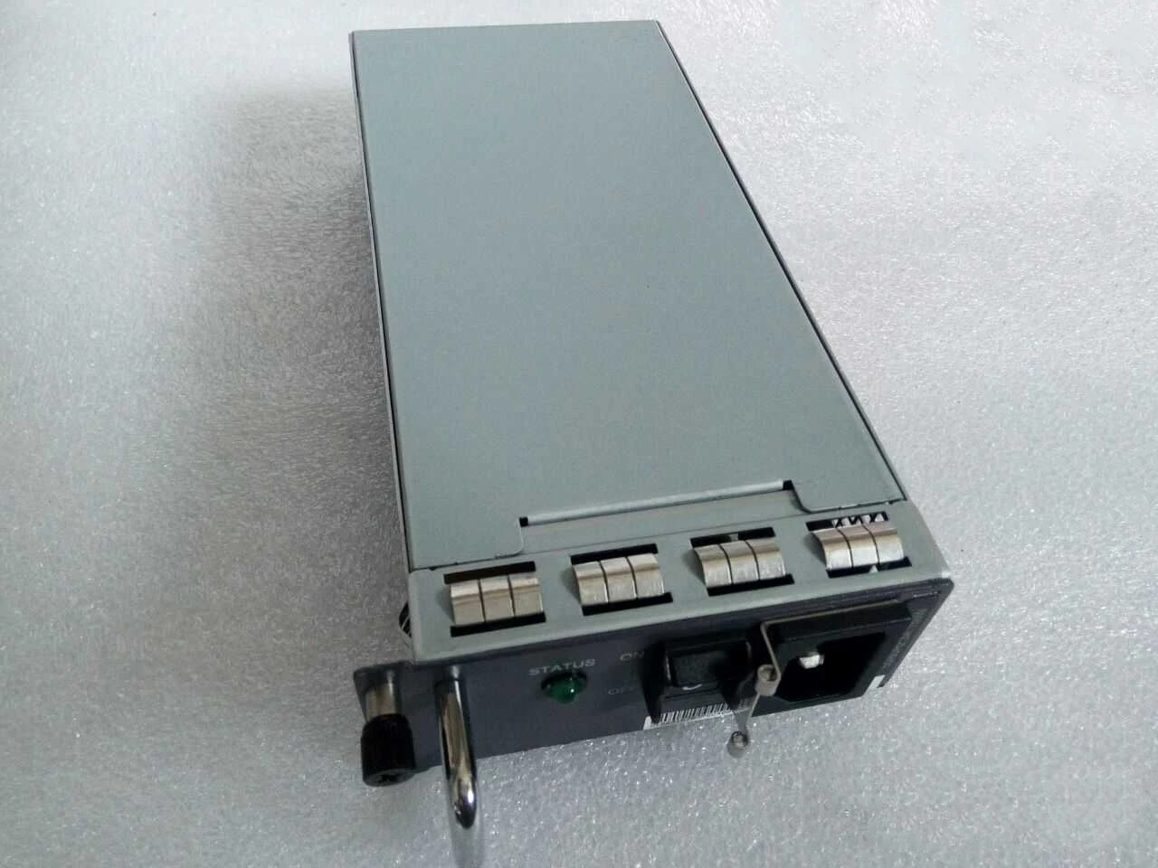 LS5M100PWA00 ES0W2PSA0150 150 Вт модуль питания переменного тока для переключателей серии Huawei S5700 S6700
LS5M100PWA00 ES0W2PSA0150 150 Вт модуль питания переменного тока для переключателей серии Huawei S5700 S6700