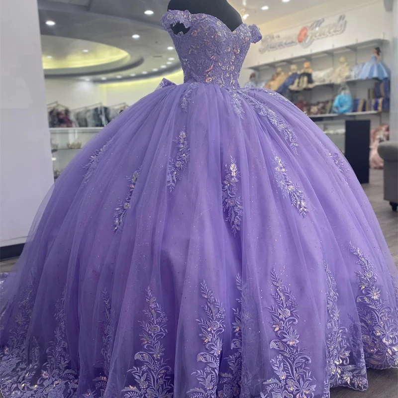 Lavender Sparkly Princess Off Shoulder Quinceanera Dresses 2024 Sexy V-Neck Lace Applique Sweet 16 Ball Gown Vestidos De 15 Años
Lavender Sparkly Princess Off Shoulder Quinceanera Dresses 2024 Sexy V-Neck Lace Applique Sweet 16 Ball Gown Vestidos De 15 Años