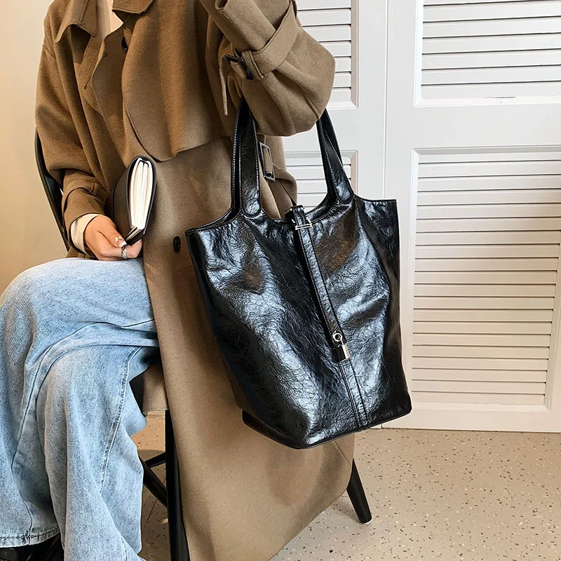 

Новинка Осень-зима 2023 женская сумка на одно плечо большой вместимости из мягкой искусственной кожи переносная сумка-мешок для женщин