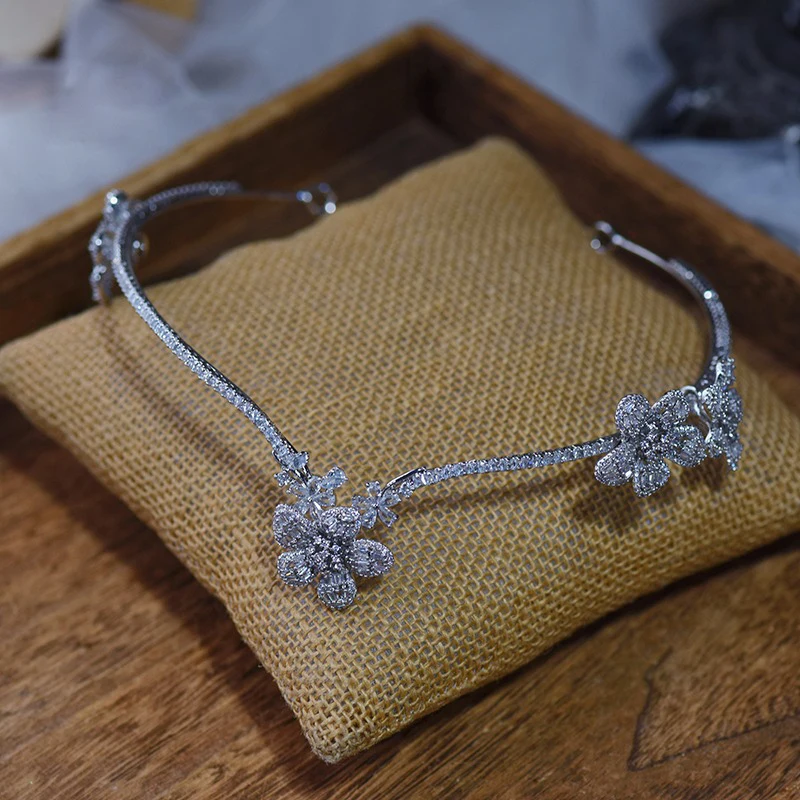 Simple Flower-shape Zircon Crystal Princess Crown Hair Accessories Bride Wedding Crown Birthday Crown
Simple Flower-shape Zircon Crystal Princess Crown Hair Accessories Bride Wedding Crown Birthday Crown