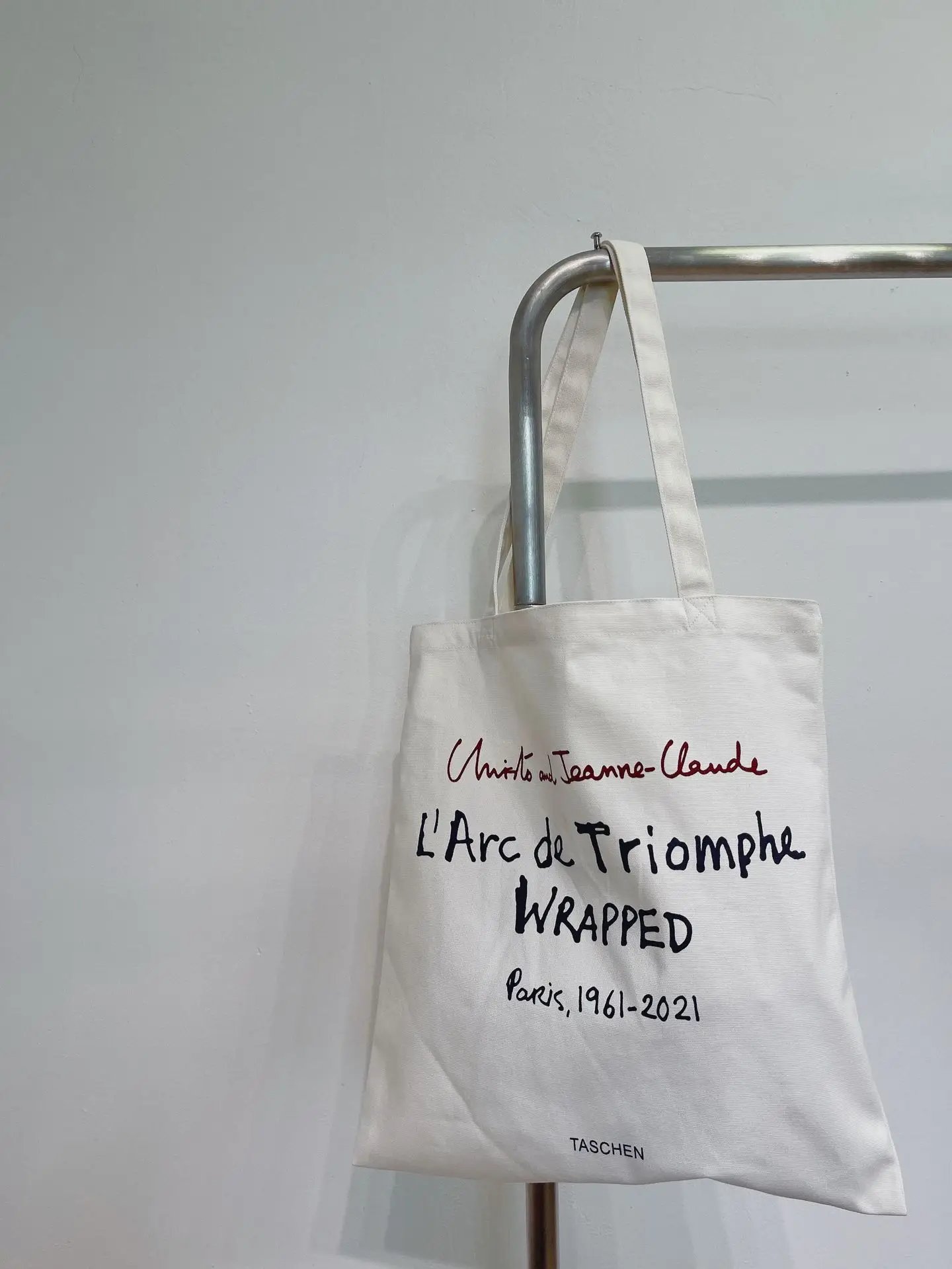 Red Blue Letters Print Retro Canvas Shoulder Bag Korean Ins Grocery Handbags For Girl Cotton Cloth Fabric Ladies Shopping Bags 
Red Blue Letters Print Retro Canvas Shoulder Bag Korean Ins Grocery Handbags For Girl Cotton Cloth Fabric Ladies Shopping Bags