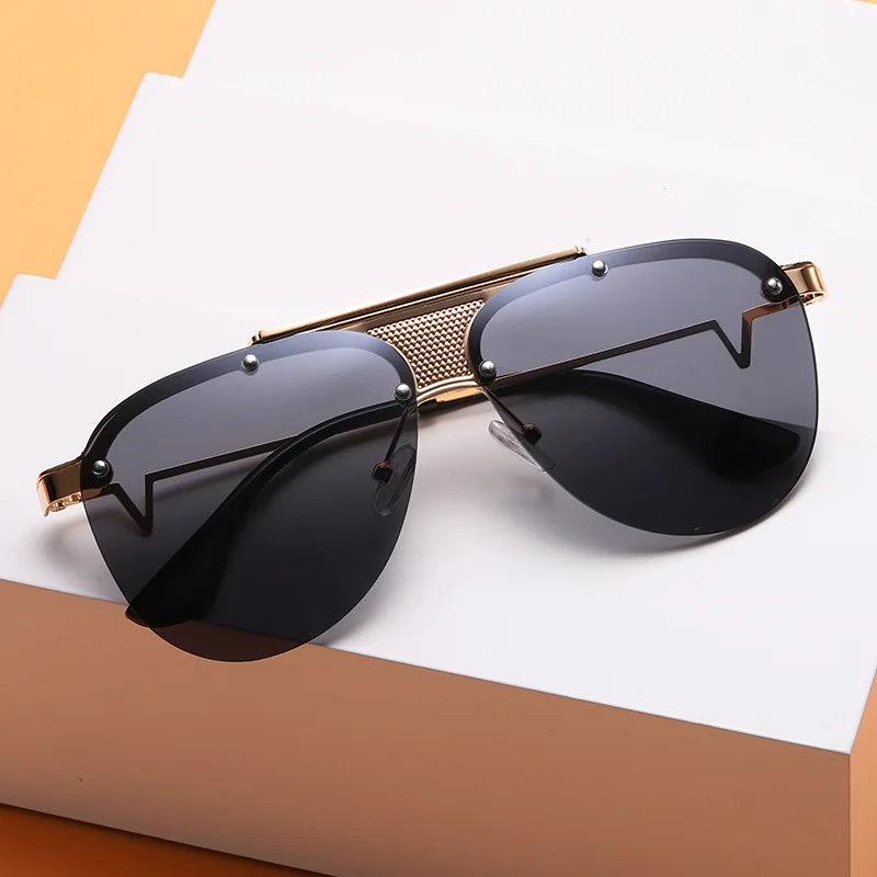 Fashon Men and Women Accessories Luxury Woman Sunglasses Ladies Personality Polarized Sun Glasses for Leisure Travel and Driving
Fashon Men and Women Accessories Luxury Woman Sunglasses Ladies Personality Polarized Sun Glasses for Leisure Travel and Driving