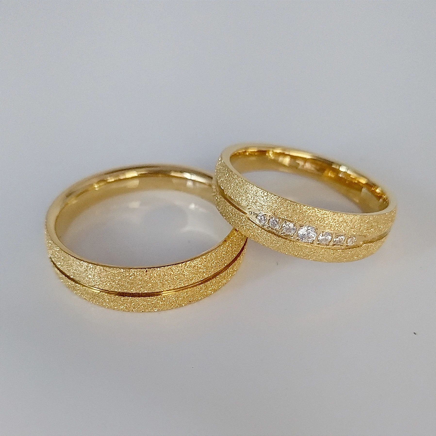 Western Lover's Engagement Wedding Couple Rings sets For men and women 18k Gold Plated Dubai African Stainless Steel jewelry
Western Lover's Engagement Wedding Couple Rings sets For men and women 18k Gold Plated Dubai African Stainless Steel jewelry