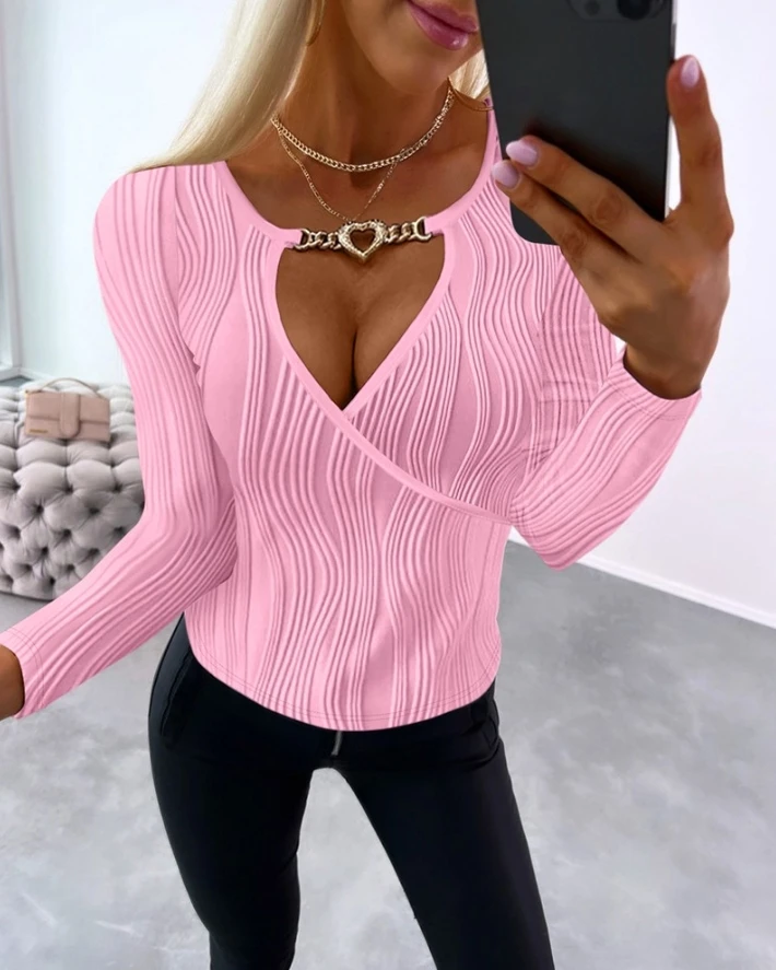 Casual Hollow Heart Chain Decor Textured Top Women Clothing New Long Sleeve Keyhole Neck Women Spring Solid Slim Fashion Blouse
Casual Hollow Heart Chain Decor Textured Top Women Clothing New Long Sleeve Keyhole Neck Women Spring Solid Slim Fashion Blouse