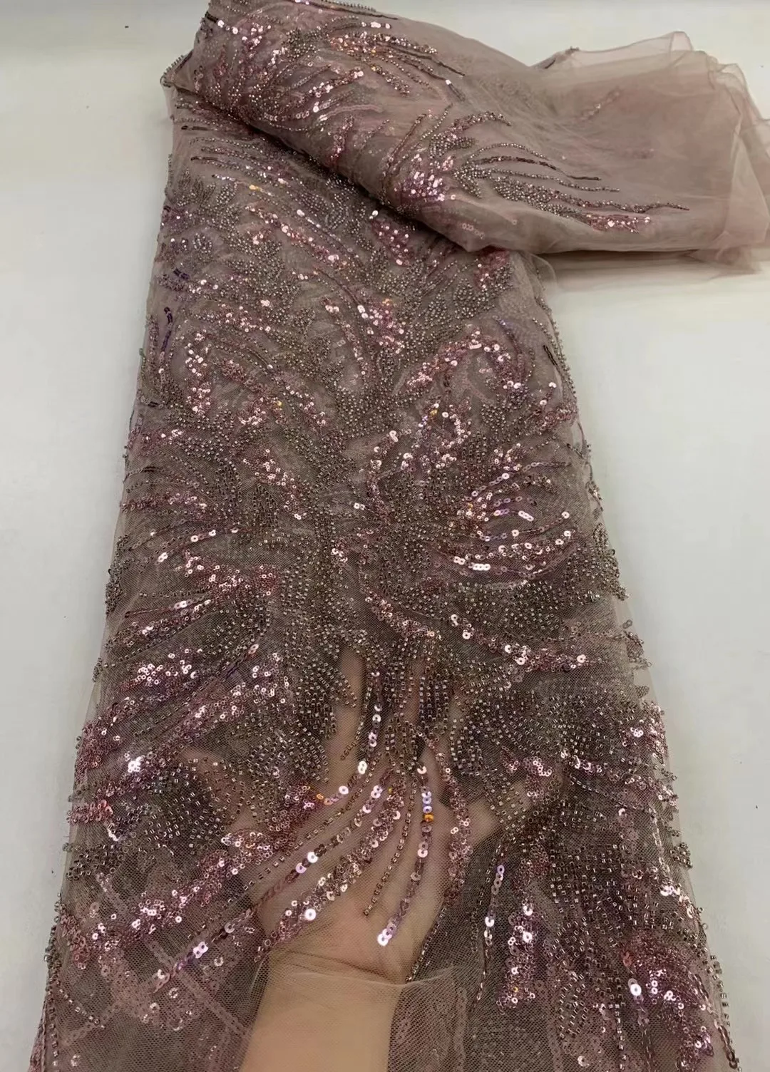 2024 Luxury French Mesh Embroidery Beaded Lace Fabric African Nigerian Sequins Lace Fabric For Wedding Dress Sewing Material
2024 Luxury French Mesh Embroidery Beaded Lace Fabric African Nigerian Sequins Lace Fabric For Wedding Dress Sewing Material