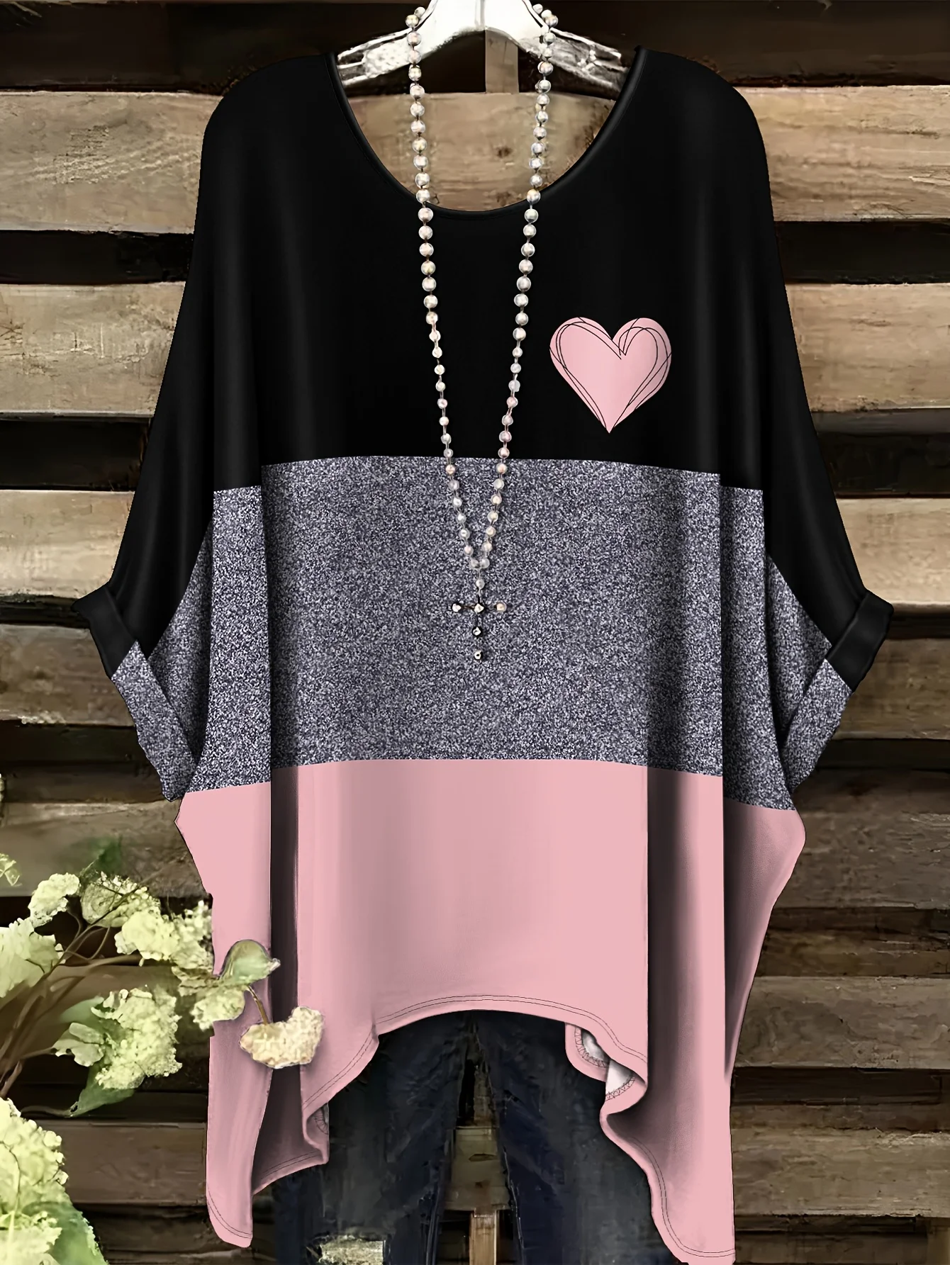 موضة النساء لعام 2026 بتصميم عصري يتميز بأسلوب بوهيمي أنيق للإجازات، تي شيرت بنمط قلوب صغيرة موضة النساء لعام 2026 بتصميم عصري يتميز بأسلوب بوهيمي أنيق للإجازات، تي شيرت بنمط قلوب صغيرة