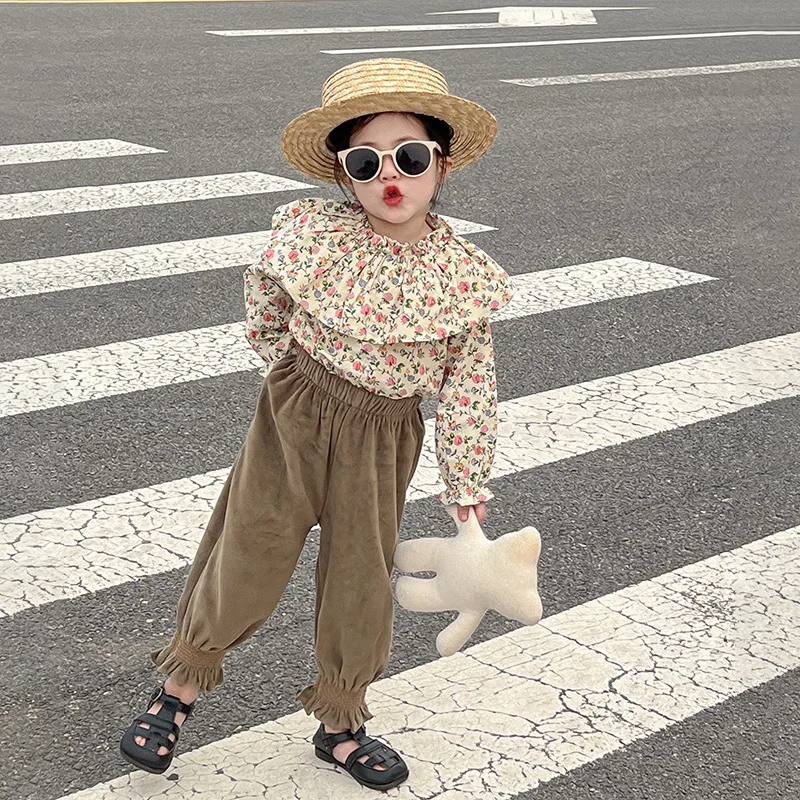Girls 2023 Autumn New Little Girls Korean Floral Long Sleeve Top Comfortable Corduroy Casual Pants Set Fashion
Girls 2023 Autumn New Little Girls Korean Floral Long Sleeve Top Comfortable Corduroy Casual Pants Set Fashion