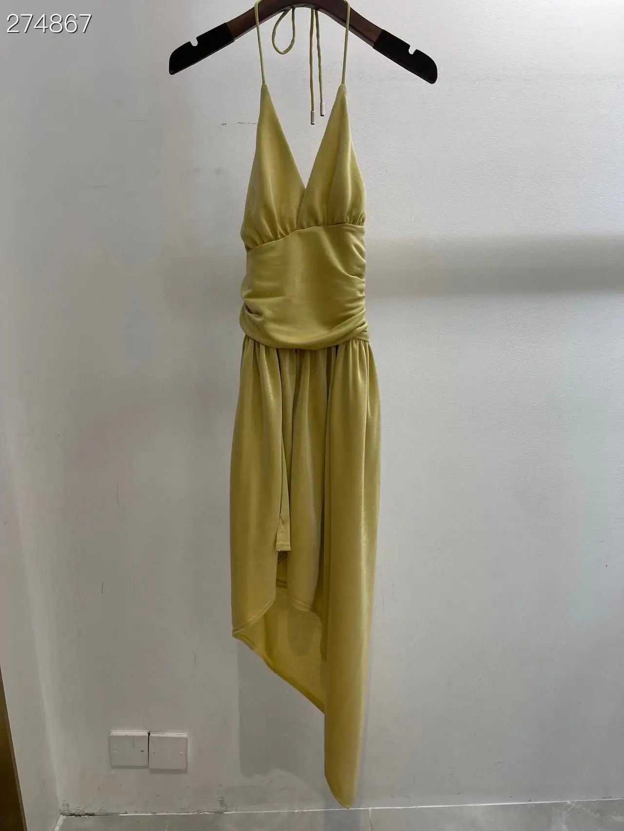 Fashion Runway 2022 Summer Sexy Dress Women Sleeveless V-Neck High Quality Elegant Midi Dresses
Fashion Runway 2022 Summer Sexy Dress Women Sleeveless V-Neck High Quality Elegant Midi Dresses