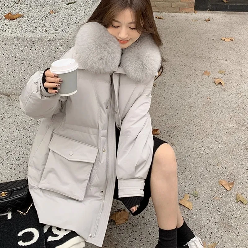 2023 New Winter Down Jacket Coat for Women's Fashion Thickened White Duck Down Versatile Warm Large Fur Collar Coat
2023 New Winter Down Jacket Coat for Women's Fashion Thickened White Duck Down Versatile Warm Large Fur Collar Coat