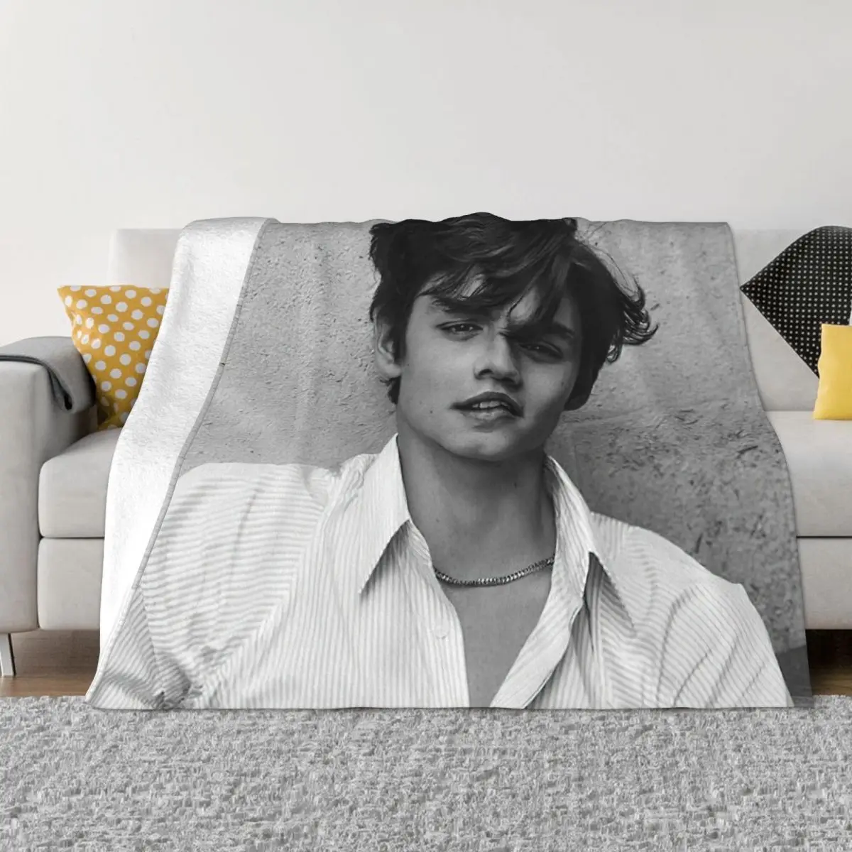 Louis Partridge Blankets Coral Fleece Plush Summer Autumn Winter Star Actor Movie Soft Throw Blankets for Sofa Office Rug Piece
Louis Partridge Blankets Coral Fleece Plush Summer Autumn Winter Star Actor Movie Soft Throw Blankets for Sofa Office Rug Piece