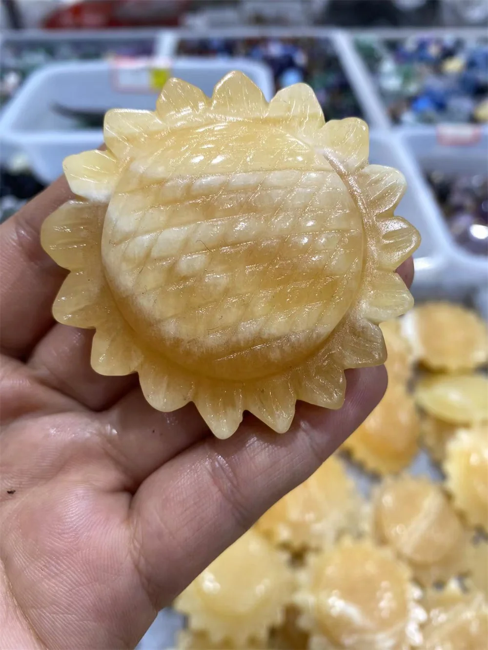 1 шт. натуральный кварцевый кристалл оранжевый кальцит Подсолнух полированные камни ручная резьба ремесла Исцеление Рейки драгоценные камни украшение для дома
1 шт. натуральный кварцевый кристалл оранжевый кальцит Подсолнух полированные камни ручная резьба ремесла Исцеление Рейки драгоценные камни украшение для дома