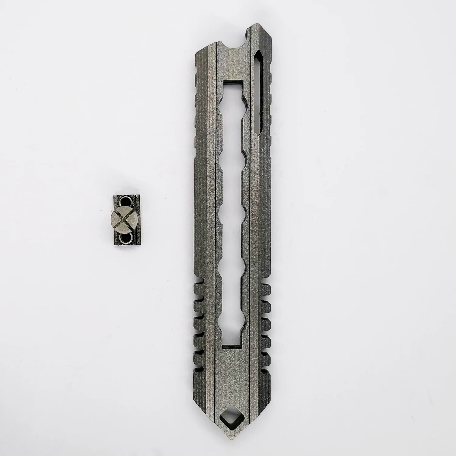 Titanium Alloy Cutter Utility Knife Handle Scales Glass Breaker Compatible with CK2 Blade (Blade NOT Included)
Titanium Alloy Cutter Utility Knife Handle Scales Glass Breaker Compatible with CK2 Blade (Blade NOT Included)