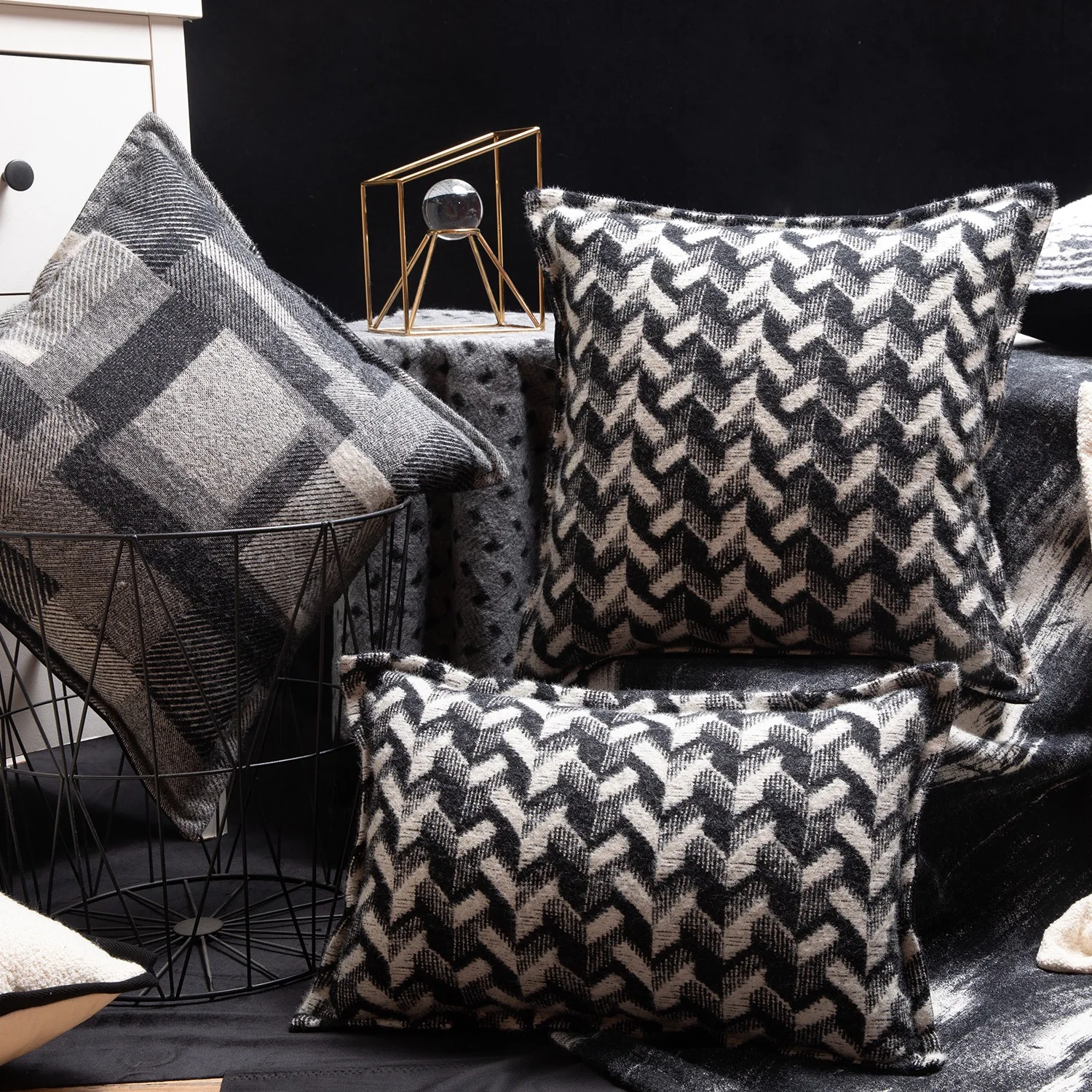 Croker Horse 45x45cm Throw Pillow Cushion Cover - Black White Artistic French Style Couch Sofa Pillow For Living Room Bedroom
Croker Horse 45x45cm Throw Pillow Cushion Cover - Black White Artistic French Style Couch Sofa Pillow For Living Room Bedroom