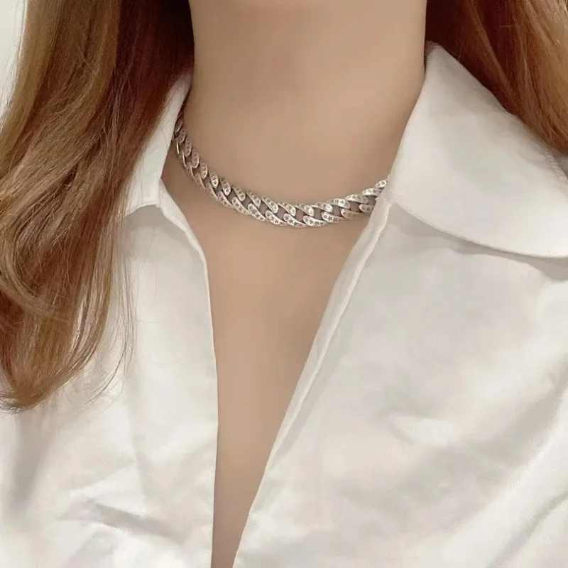 Женская цепочка из серебра пробы, с пятиконечной звездой
Женская цепочка из серебра пробы, с пятиконечной звездой