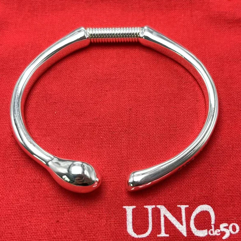 Новинка 2023, самый продаваемый Высококачественный Изысканный браслет unode 50 в Европе и Америке, Женская романтическая Подарочная сумка для ювелирных изделий
Новинка 2023, самый продаваемый Высококачественный Изысканный браслет unode 50 в Европе и Америке, Женская романтическая Подарочная сумка для ювелирных изделий