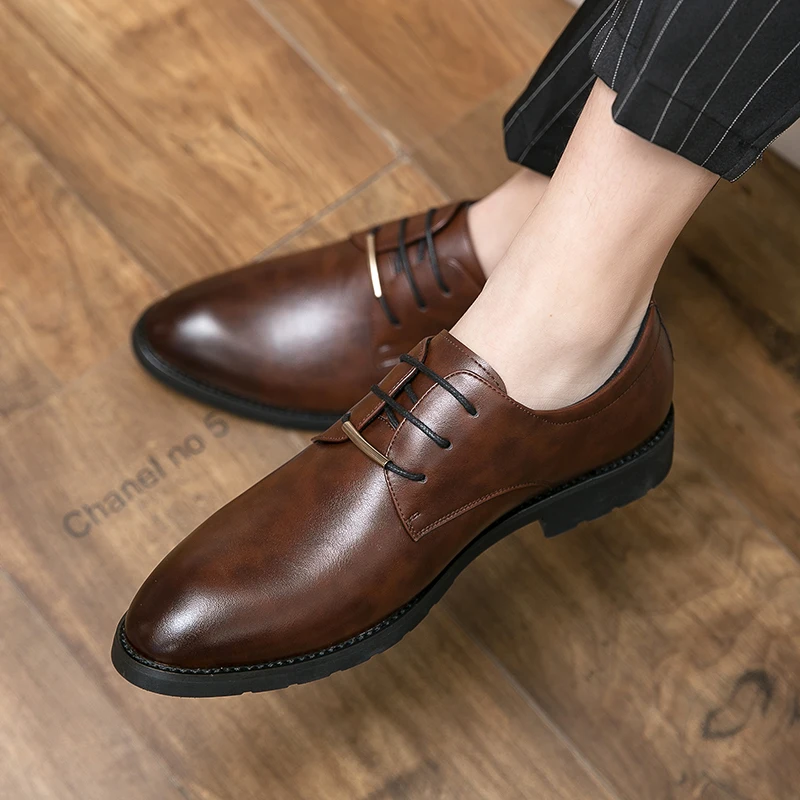 Mens Dress Shoes Oxfords Business Office Pointed Black Brown Lace-Up Men's Formal Shoes Wedding Shoes Luxury British Gents Shoes
Mens Dress Shoes Oxfords Business Office Pointed Black Brown Lace-Up Men's Formal Shoes Wedding Shoes Luxury British Gents Shoes