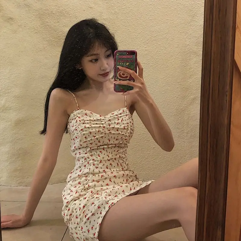 Summer 2021 New Korean Version of Spice Girl Floral Suspender Skirt Women's Slim Slimming Smoke Pleated Sexy Dress Short Skirt
Summer 2021 New Korean Version of Spice Girl Floral Suspender Skirt Women's Slim Slimming Smoke Pleated Sexy Dress Short Skirt