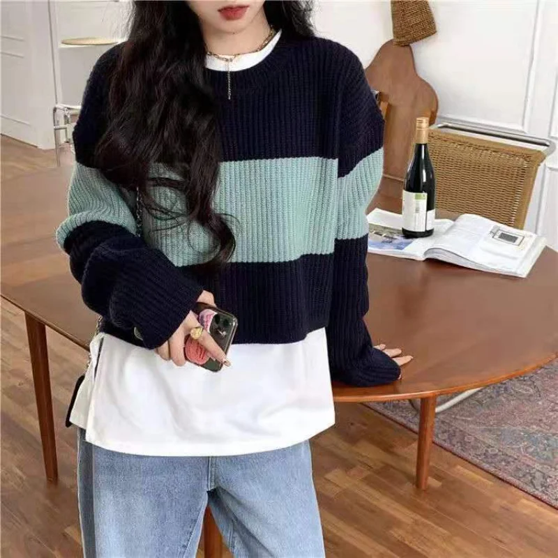 Korean version of lazy style short striped sweater retro Hong Kong style women wear loose knit sweater hoodie
Korean version of lazy style short striped sweater retro Hong Kong style women wear loose knit sweater hoodie