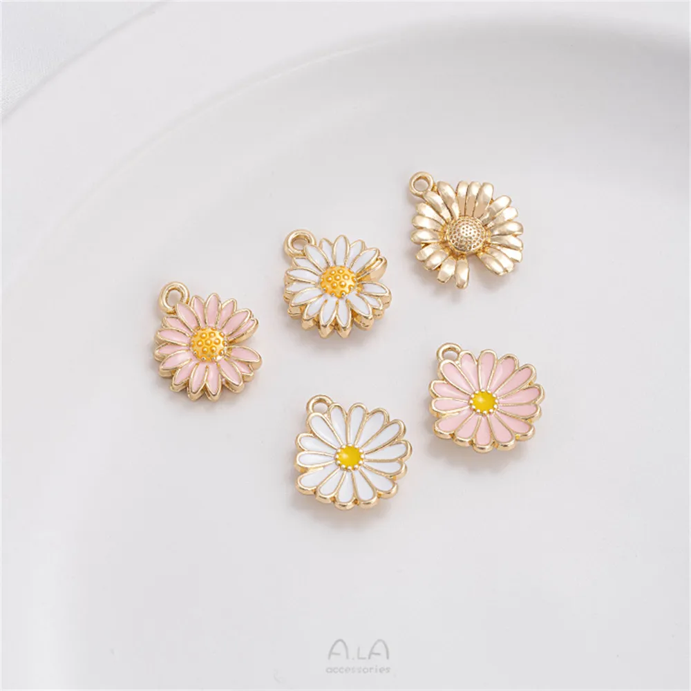 

14K Gold Filled Plated Brass Dripping Oil Little Daisy Pendant White Pink Chrysanthemum Pendant DIY Bracelet Necklace Jewelry