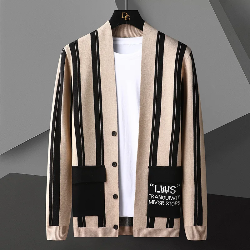 2022 New Fall Winter Stripe Men Leisure Cashmere Cardigan Mens Fashion Long Sleeve Handsome Cardigans Soft Warm Male Sweatercoat
2022 New Fall Winter Stripe Men Leisure Cashmere Cardigan Mens Fashion Long Sleeve Handsome Cardigans Soft Warm Male Sweatercoat