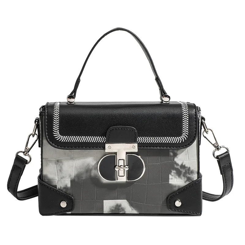 Nanfeng Chio2nd walnut box small square bag women's 2023 new popular super hot portable shoulder messenger bag
Nanfeng Chio2nd walnut box small square bag women's 2023 new popular super hot portable shoulder messenger bag