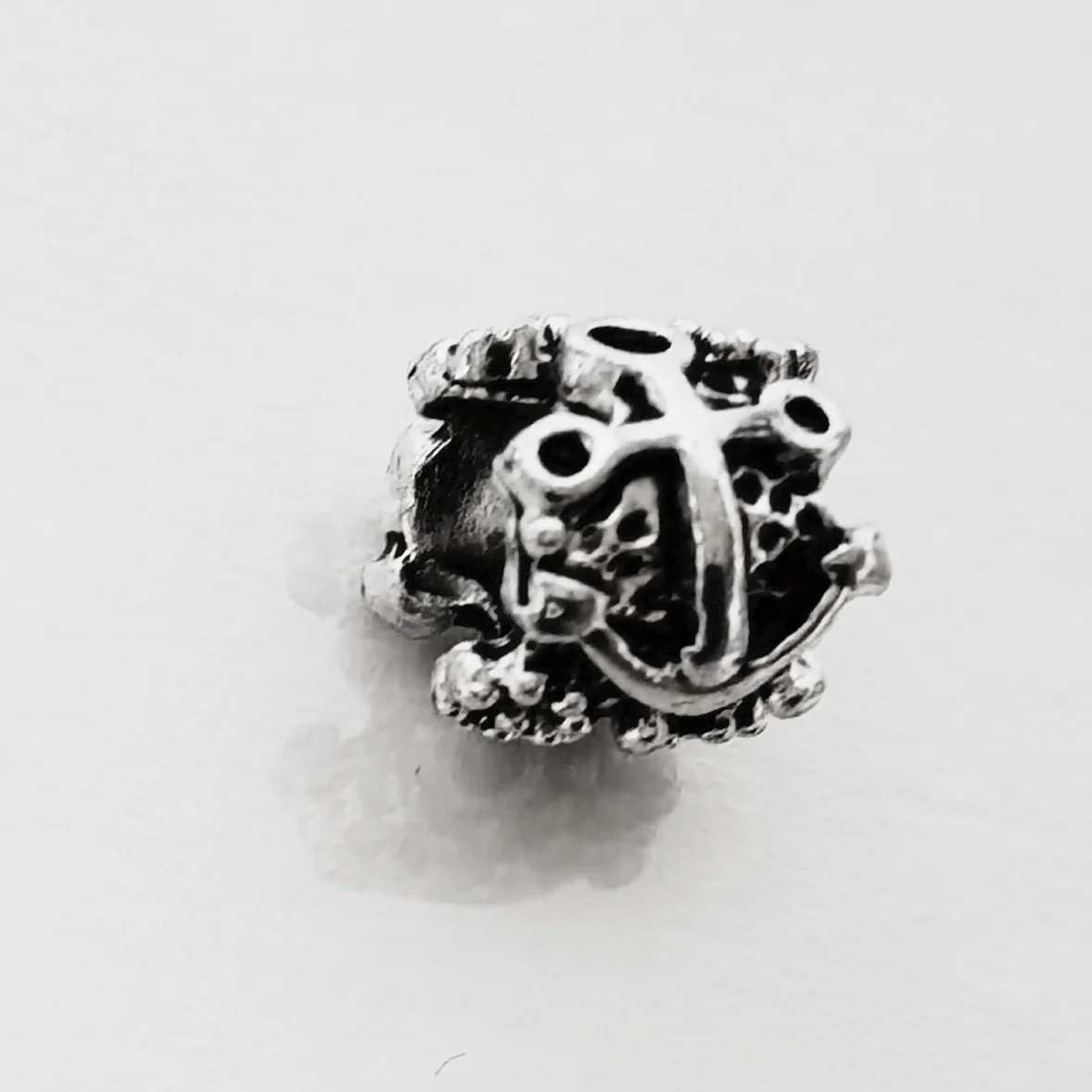925 Sterling Silver Bead Vintage cylindrical beads for ship anchors charm Fit Original Pandora Bracelet Women DIY Style Jewelry
925 Sterling Silver Bead Vintage cylindrical beads for ship anchors charm Fit Original Pandora Bracelet Women DIY Style Jewelry