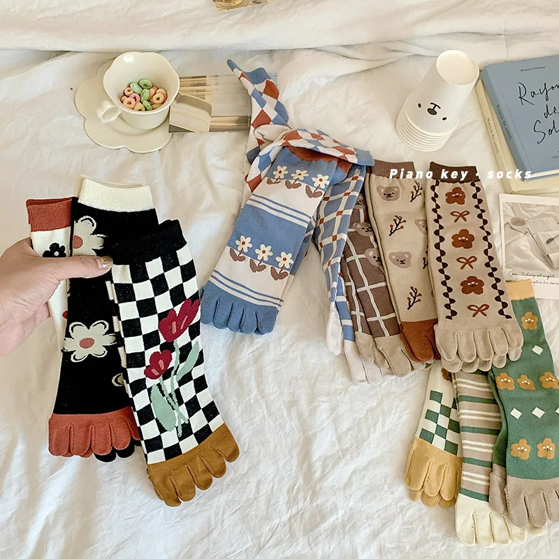 New Cartoon Five Finger Socks Striped Plaid Women's Split Toe Socks Wear Classic Collision Color Ins Cotton Sock
New Cartoon Five Finger Socks Striped Plaid Women's Split Toe Socks Wear Classic Collision Color Ins Cotton Sock