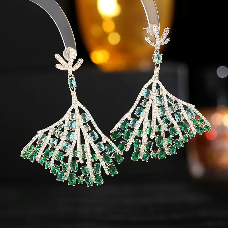

Light Luxury And High-End Celebrity Matching Earrings, Banquet Dress Paired With Exaggerated And Atmospheric Fan-Shaped Small Sk