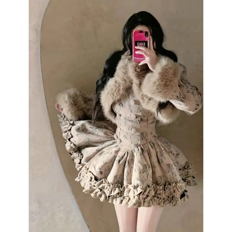 French retro haute couture short fur collar jacket + belt double-breasted Slim halter fluffy princess skirt suit 2024
French retro haute couture short fur collar jacket + belt double-breasted Slim halter fluffy princess skirt suit 2024