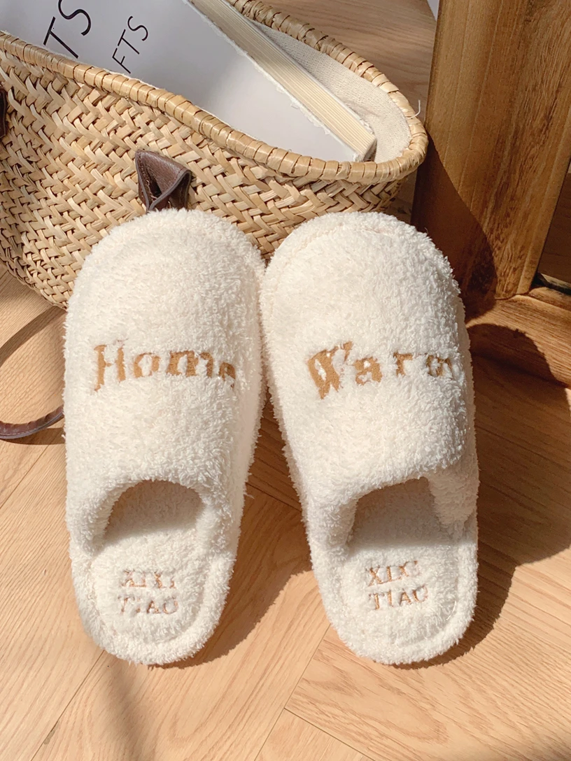 Autumn And Winter Cotton Slippers Women 2023 New Women's Indoor Home Slipper Minimalist Style And Postpartum Shoes
Autumn And Winter Cotton Slippers Women 2023 New Women's Indoor Home Slipper Minimalist Style And Postpartum Shoes