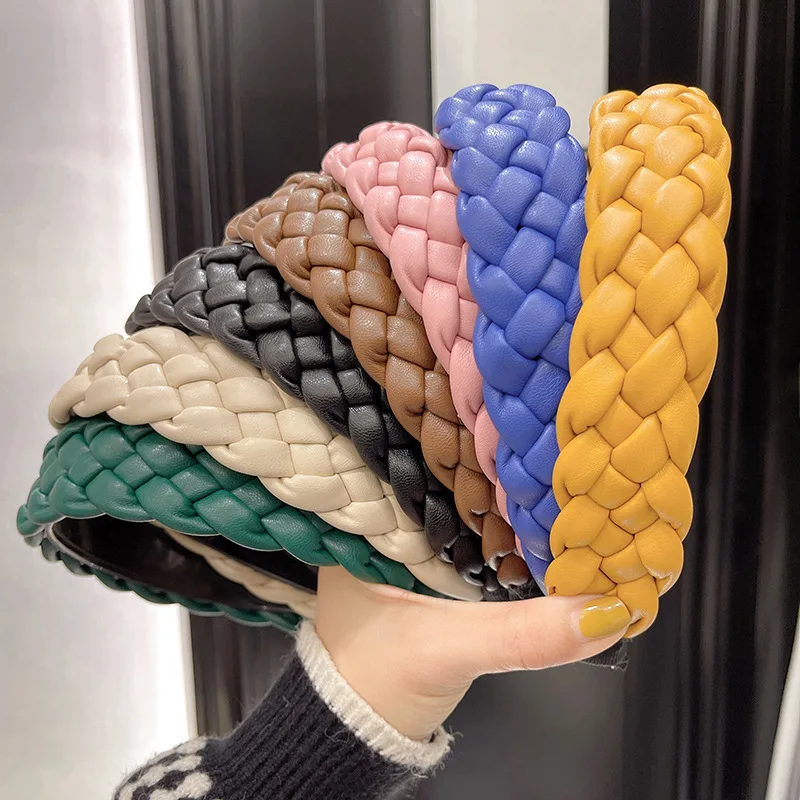 European and American Leather Woven Twisted Braid Headband Female Autumn and Winter High Skull Top Face Wash Hair Band
European and American Leather Woven Twisted Braid Headband Female Autumn and Winter High Skull Top Face Wash Hair Band