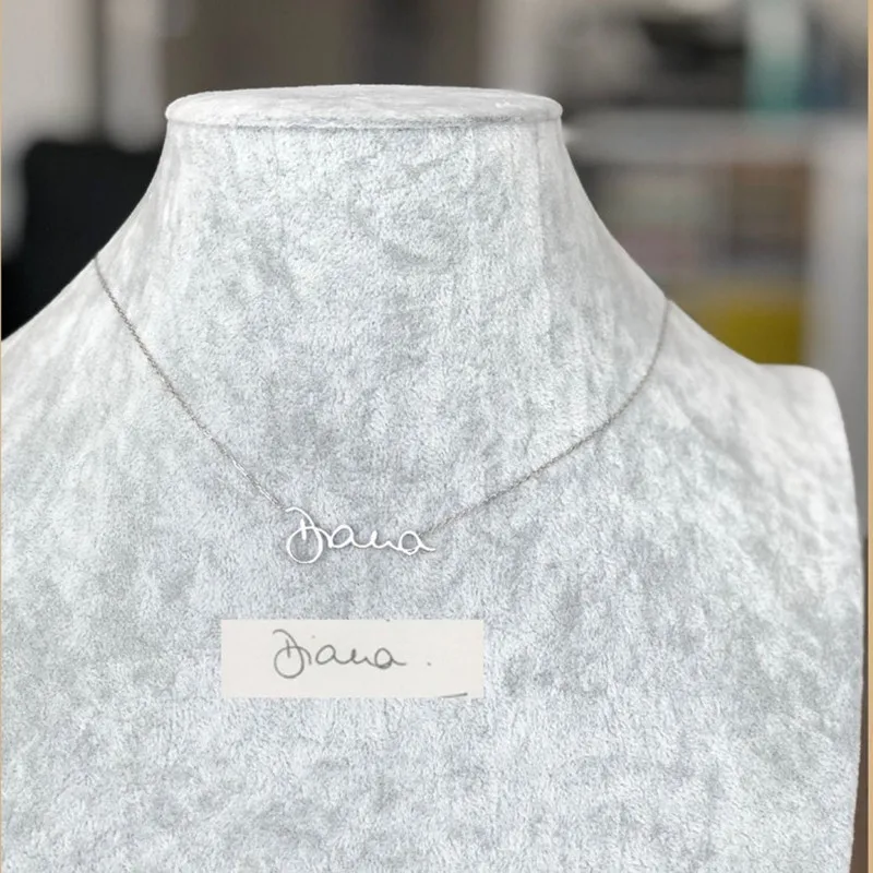 Custom Dainty Name Handwritten Necklace Stainless Steel 18K Gold Jewelry Personalized Memorial Mother's Day Gift for Bride Women
Custom Dainty Name Handwritten Necklace Stainless Steel 18K Gold Jewelry Personalized Memorial Mother's Day Gift for Bride Women