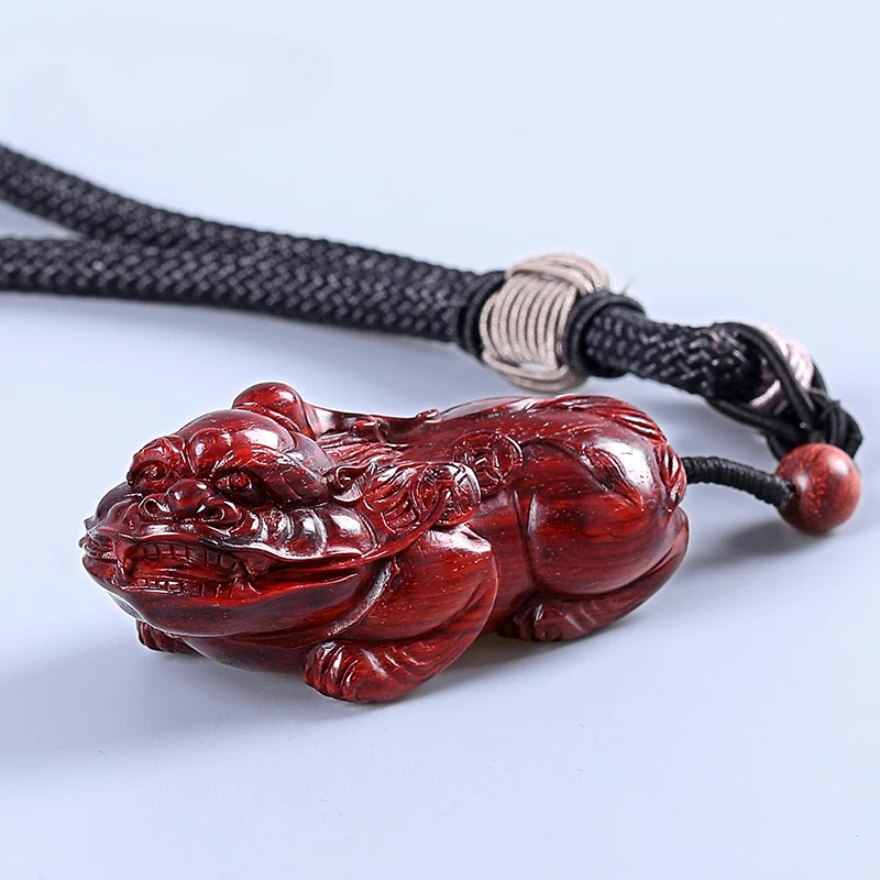 

Small leaf rosewood pixiu old material hand pendant mahogany wood carving decoration pieces play arts and crafts car pendant