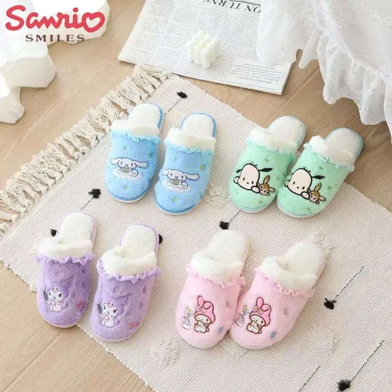 Sanrio koomi/плюшевые тапочки Cinnamoroll My Melody Pochacco; Зимняя мягкая домашняя обувь с героями мультфильмов; Милая хлопковая обувь; Подарок для девочек в стиле аниме
Sanrio koomi/плюшевые тапочки Cinnamoroll My Melody Pochacco; Зимняя мягкая домашняя обувь с героями мультфильмов; Милая хлопковая обувь; Подарок для девочек в стиле аниме