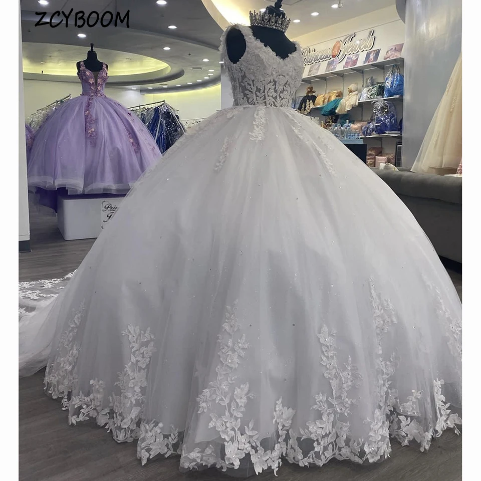 Luxury V-Neck Sequin Appliques Wedding Dress 2024 Ball Gown Floor Length Sweep Train Sleeveless Tulle Lace Up Quinceanera Dress
Luxury V-Neck Sequin Appliques Wedding Dress 2024 Ball Gown Floor Length Sweep Train Sleeveless Tulle Lace Up Quinceanera Dress