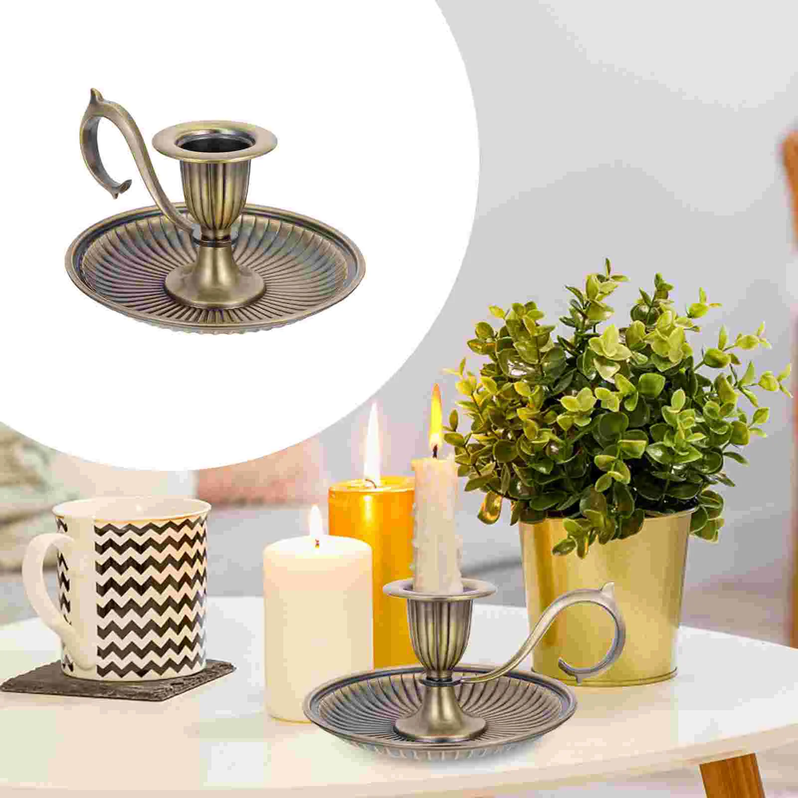 Retro Handle Handheld Vintage Pillar Candle Stand Candle Stand Holder Metal Candle Holder Taper Candle Holder Home decoration
Retro Handle Handheld Vintage Pillar Candle Stand Candle Stand Holder Metal Candle Holder Taper Candle Holder Home decoration