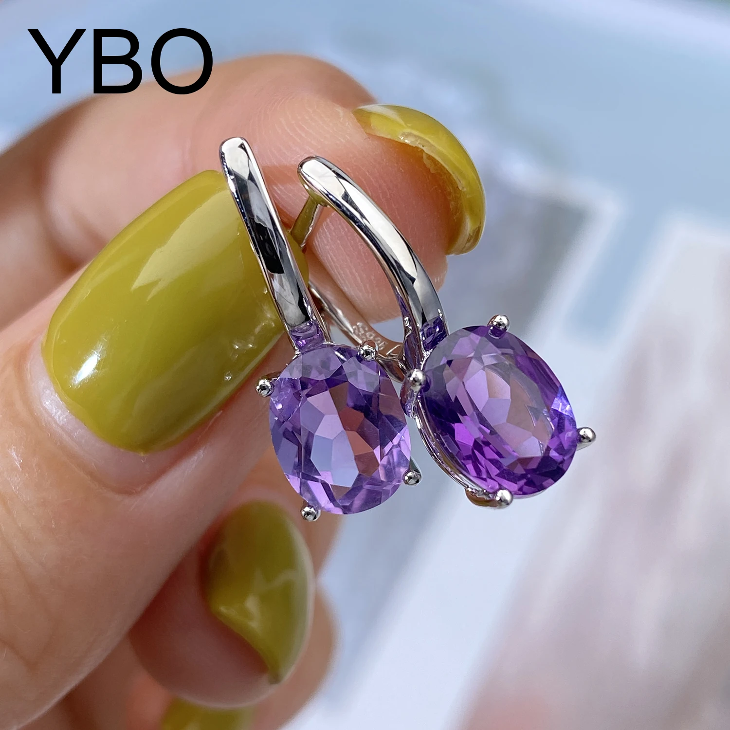 Женские серьги-подвески из серебра 100% пробы, с инкрустацией натуральным драгоценным камнем 
Женские серьги-подвески из серебра 100% пробы, с инкрустацией натуральным драгоценным камнем