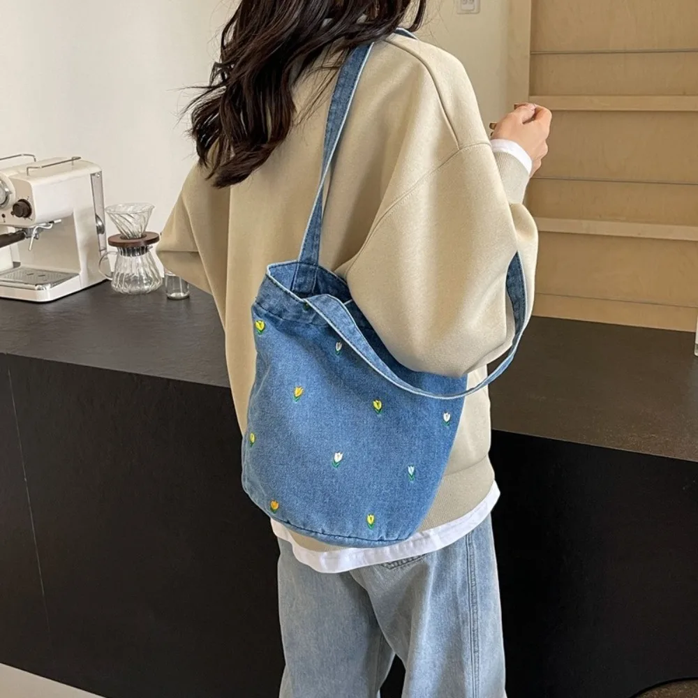 Fashion Handbag Bucket Bag Large Capacity Versatile Tote Bag Embroidered Flower Underarm Bag Women Fashion Handbag Bucket Bag Large Capacity Versatile Tote Bag Embroidered Flower Underarm Bag Women