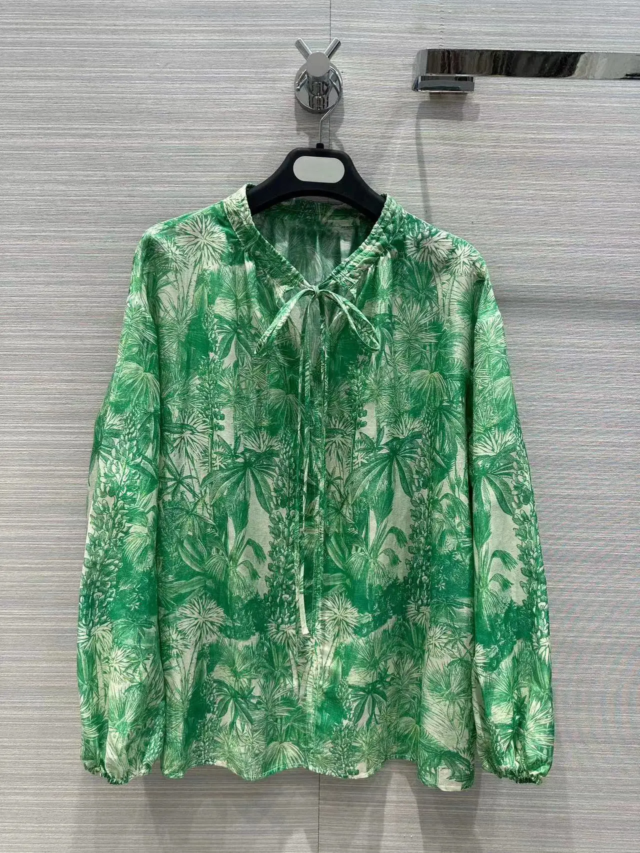 High Quality Silk CottonBlouses Runway Printing Loose Shirts 2023 SS New Long Sleeve Thin Tops Women Holiday Shirts
High Quality Silk CottonBlouses Runway Printing Loose Shirts 2023 SS New Long Sleeve Thin Tops Women Holiday Shirts