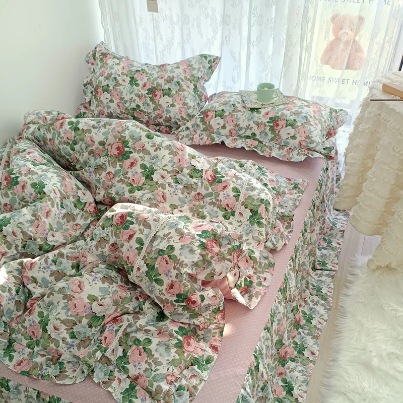 100% Cotton Vintage Rose Bed Skirt Bedding Set Oil Painting Linen Set Lace Ruffles Duvet Cover Bed Sheet Fitted Sheet Pillowcase
100% Cotton Vintage Rose Bed Skirt Bedding Set Oil Painting Linen Set Lace Ruffles Duvet Cover Bed Sheet Fitted Sheet Pillowcase