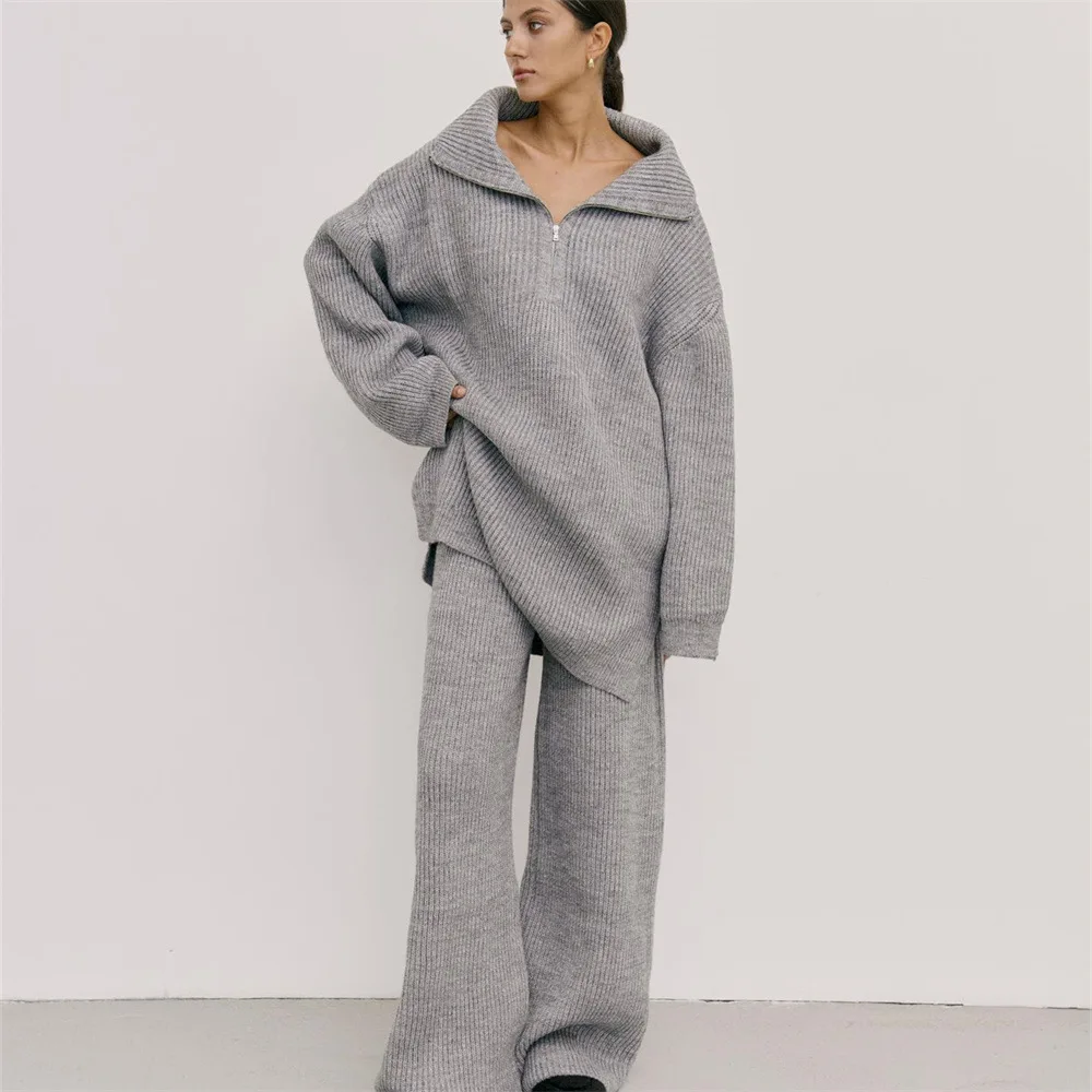 Women's Knitted Monochromatic Suit, Half-zip Sweater, Straight Trousers, Simple, Autumn and Winter, 2-Piece Set
Women's Knitted Monochromatic Suit, Half-zip Sweater, Straight Trousers, Simple, Autumn and Winter, 2-Piece Set