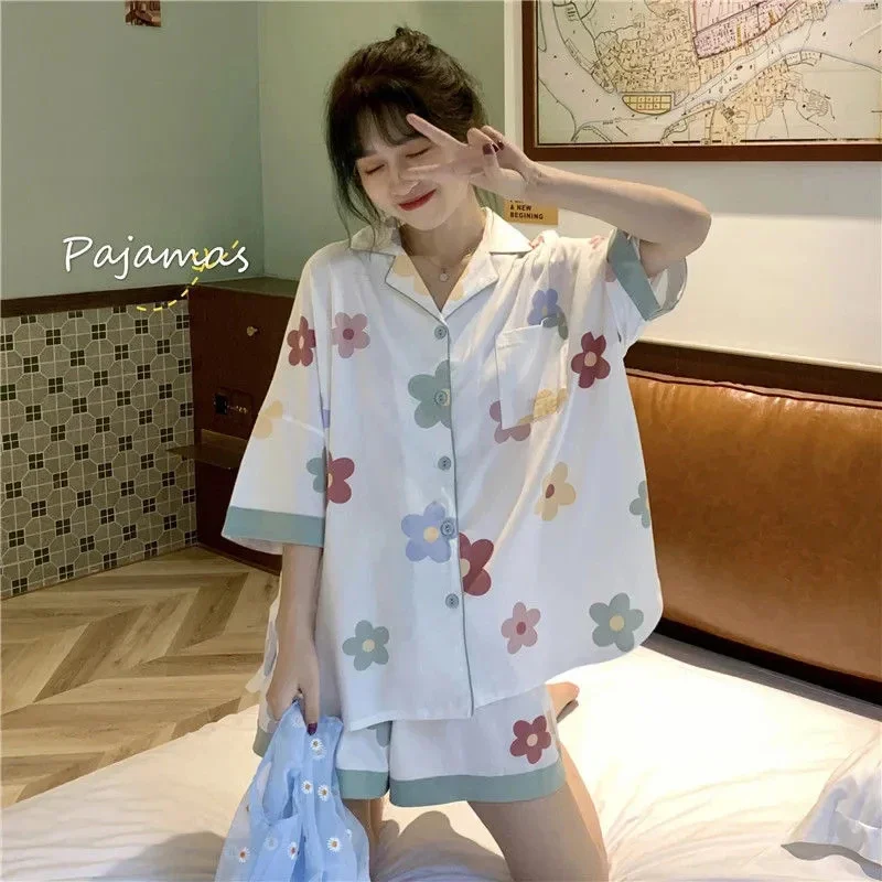 

Женская пижама, комплект из 2 предметов, летняя одежда, новинка, милые и тонкие атласные пижамные комплекты в Корейском стиле с короткими рукавами и шортами, домашнее платье