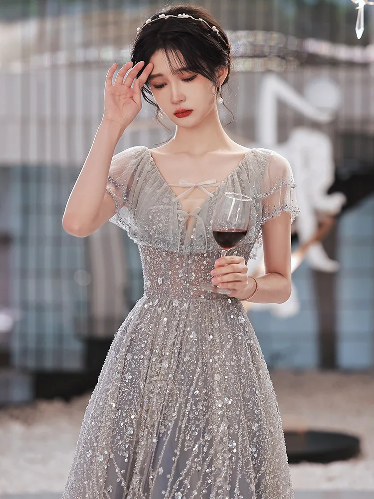 Luxury Gray Evening Dress Exquisite V-Neck Ruffle Flare Sleeve Tulle Beading Glitter Sequins Banquet Wedding Birthday Prom Gowns
Luxury Gray Evening Dress Exquisite V-Neck Ruffle Flare Sleeve Tulle Beading Glitter Sequins Banquet Wedding Birthday Prom Gowns