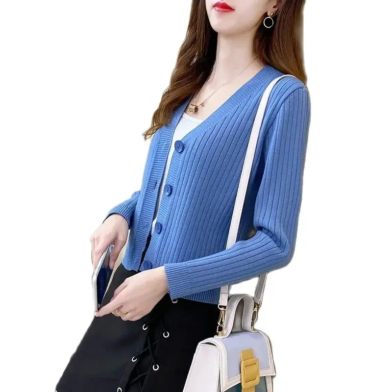 Women's Spring And Autumn Button Knit Cardigan Loose V-Neck Long Sleeve Short Cardigan Casual Knit Sweater Fashion Top
Women's Spring And Autumn Button Knit Cardigan Loose V-Neck Long Sleeve Short Cardigan Casual Knit Sweater Fashion Top