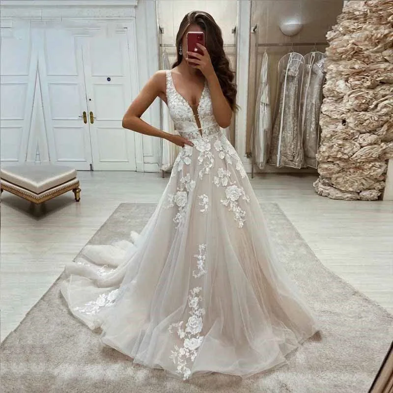 Boho Wedding Dresses V-Neck Lace Appliques A-Line Elegant Wedding Gowns Sweep Train Bridal Dress2022 vestido novia
Boho Wedding Dresses V-Neck Lace Appliques A-Line Elegant Wedding Gowns Sweep Train Bridal Dress2022 vestido novia