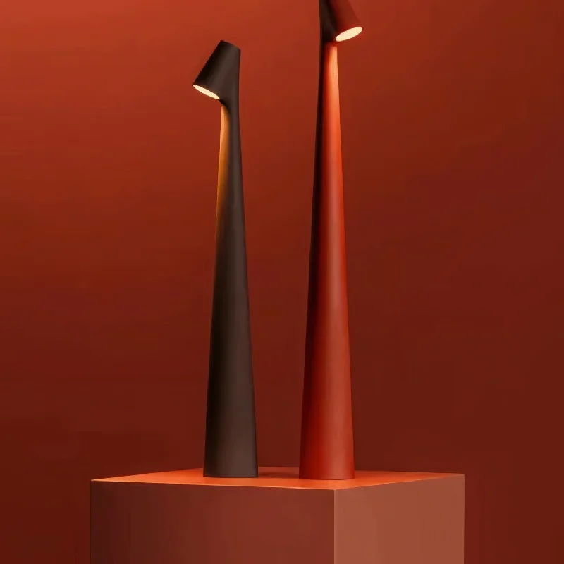 Modern Minimalist Desk Lamp USB Charging Touch Metal Appearance Minimalist And Luxurious Milan Exhibition Decorative Desk Lamp
Modern Minimalist Desk Lamp USB Charging Touch Metal Appearance Minimalist And Luxurious Milan Exhibition Decorative Desk Lamp