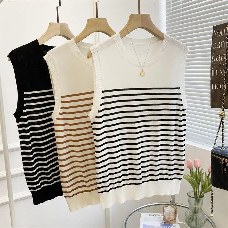 2024 Women Summer New Fashion O-neck Striped Vest Female Thin Knitted Tanks Top Ladies Clothing Slim Fit Sleeveless Tops H37
2024 Women Summer New Fashion O-neck Striped Vest Female Thin Knitted Tanks Top Ladies Clothing Slim Fit Sleeveless Tops H37